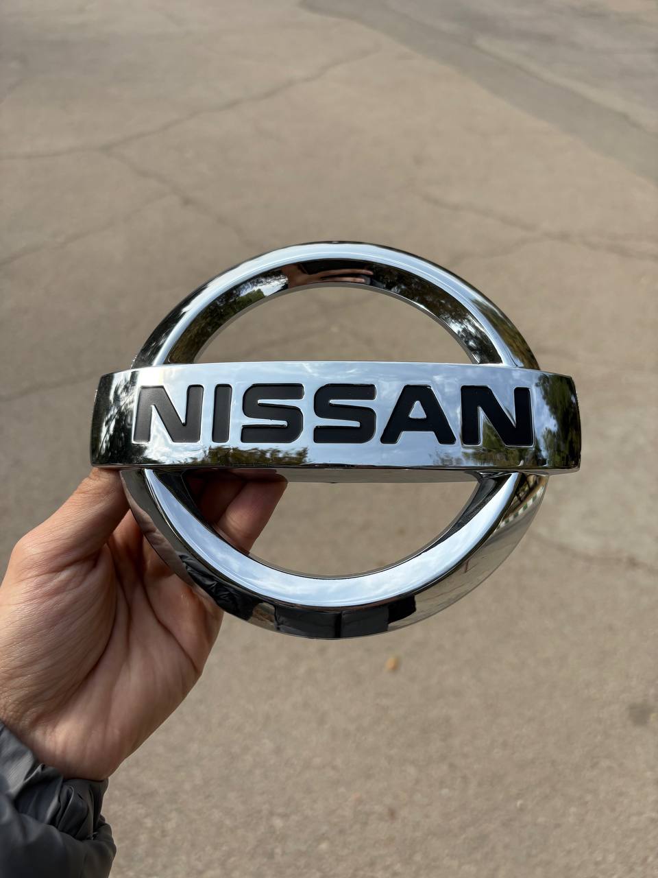 آرم نیسان ترا